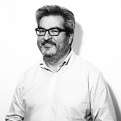 Fernando  L&aacute;zaro